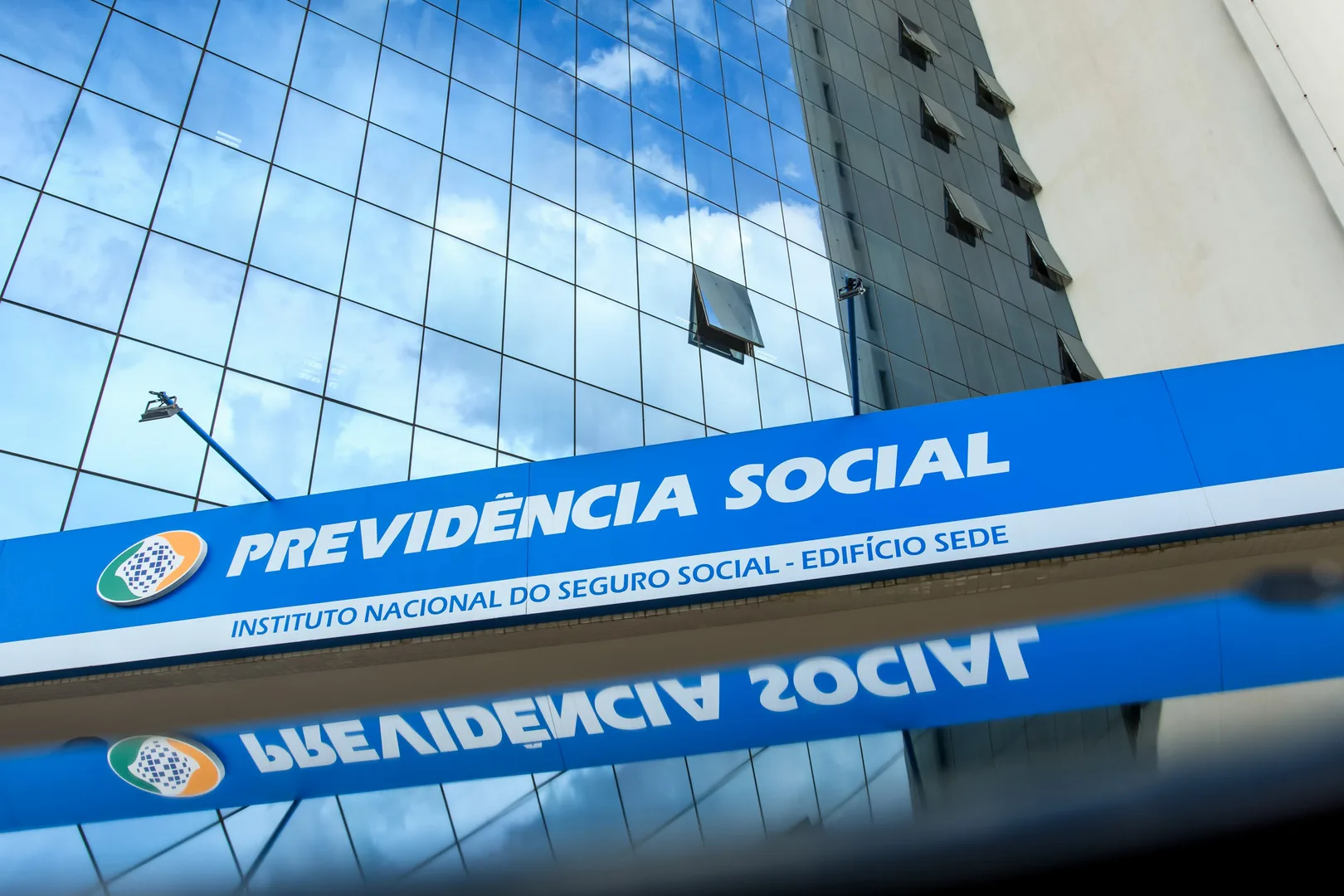 INSS enfrenta 4,4 milhões de processos judiciais por benefícios