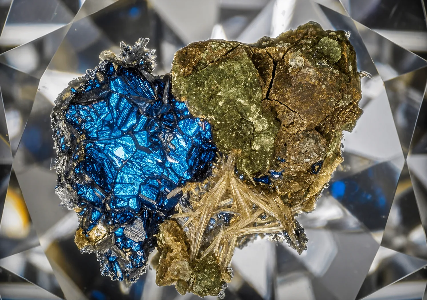 Diamante revela água a 660 km de profundidade