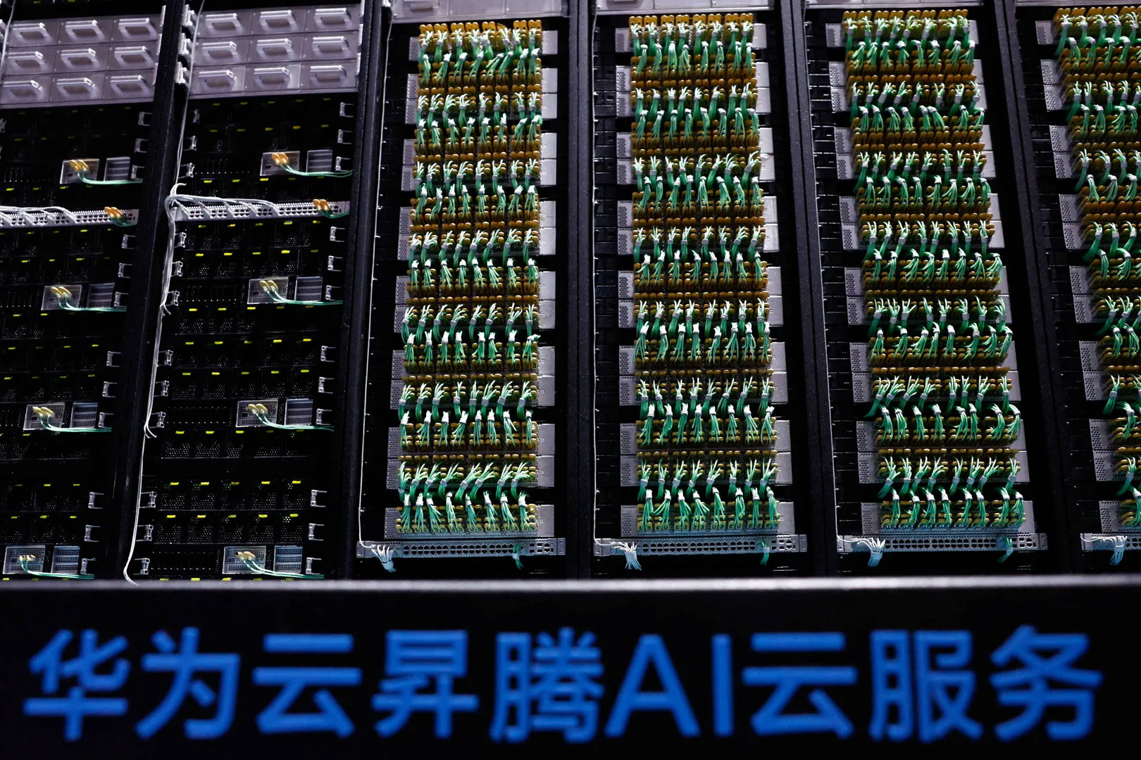 Huawei supera bloqueios dos EUA e avança no mercado de chips