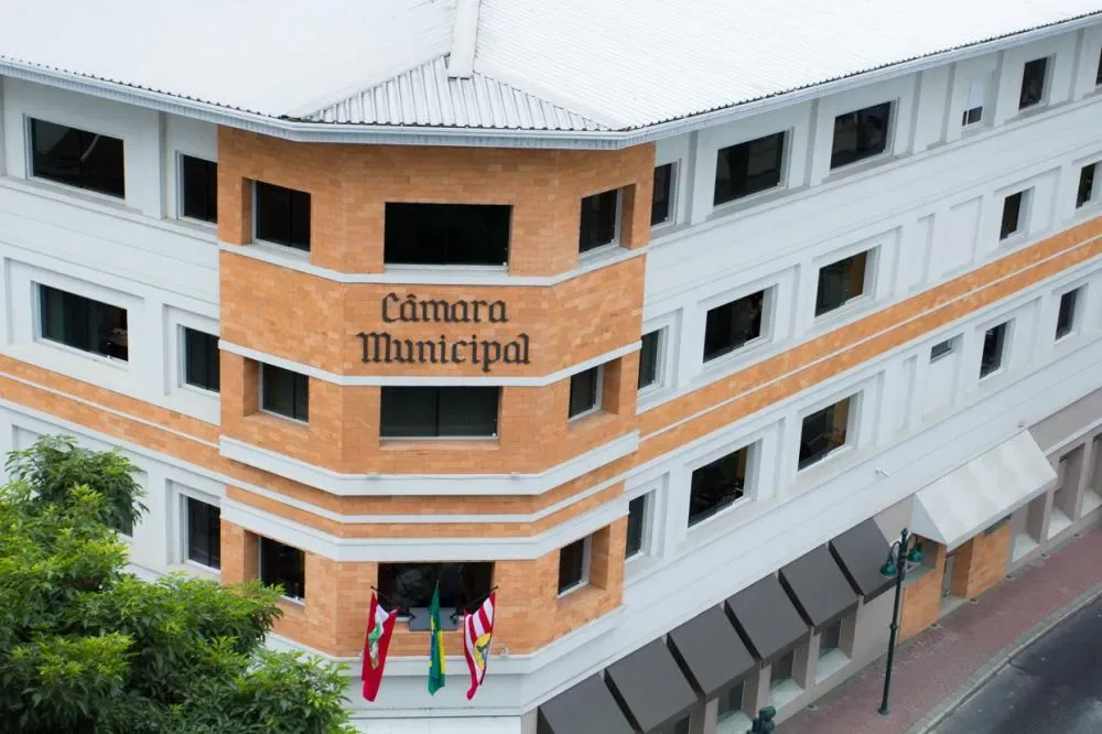 Blumenau: restrições de acesso a escolas são aprovadas