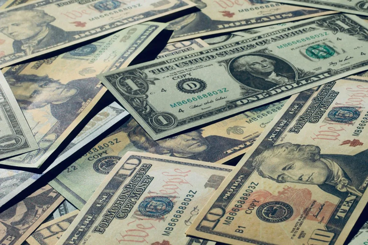 Mercados abrem em queda com tensões globais
