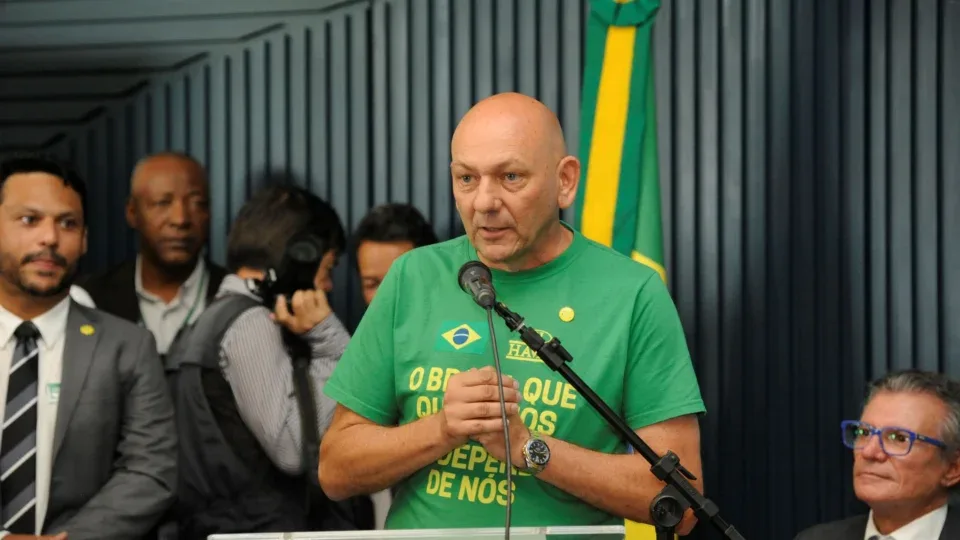 Justiça restringe manifestações eleitorais de Luciano Hang na Havan