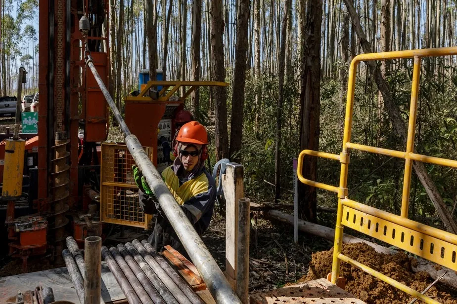 Lynas compra Meteoric por R$ 3,5 bilhões e assume projeto de terras raras em MG