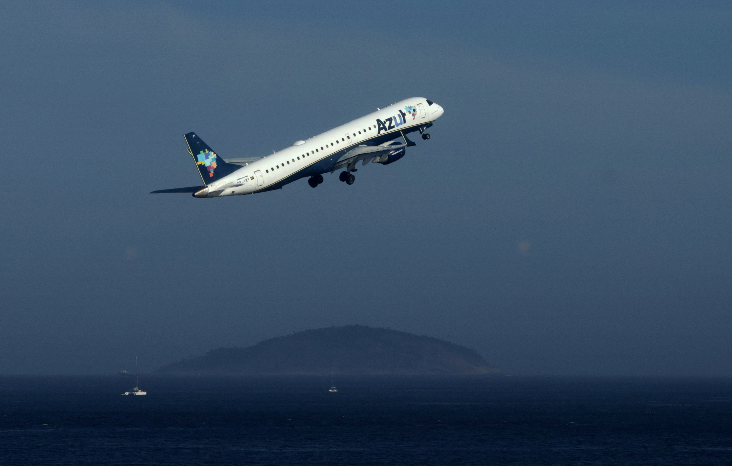 Ações da Azul (AZUL54) sobem 200% após queda, diz estrategista