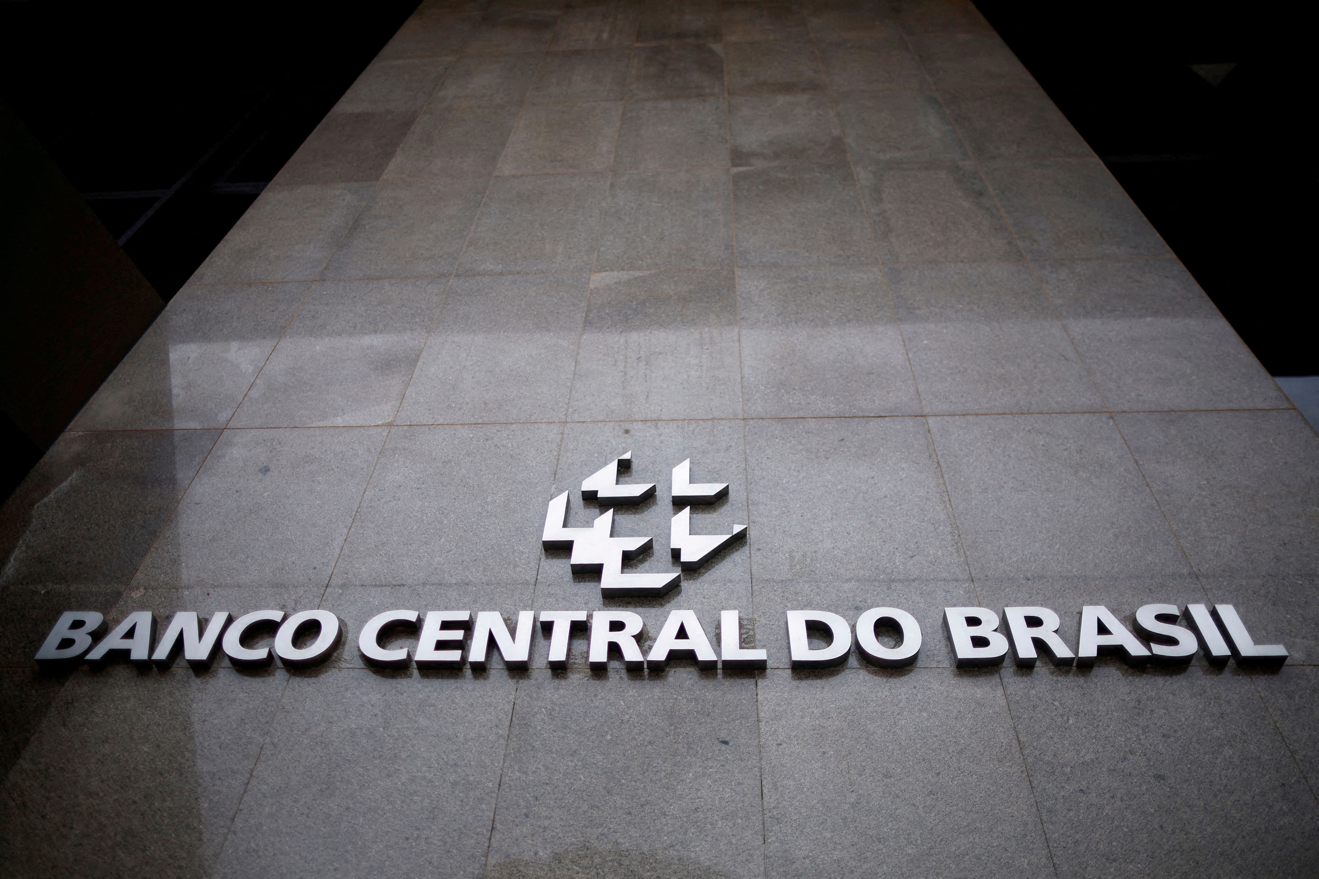 IPCA 2026 Sobe Levemente; Projeção para 2025 Cai pela 8ª Semana