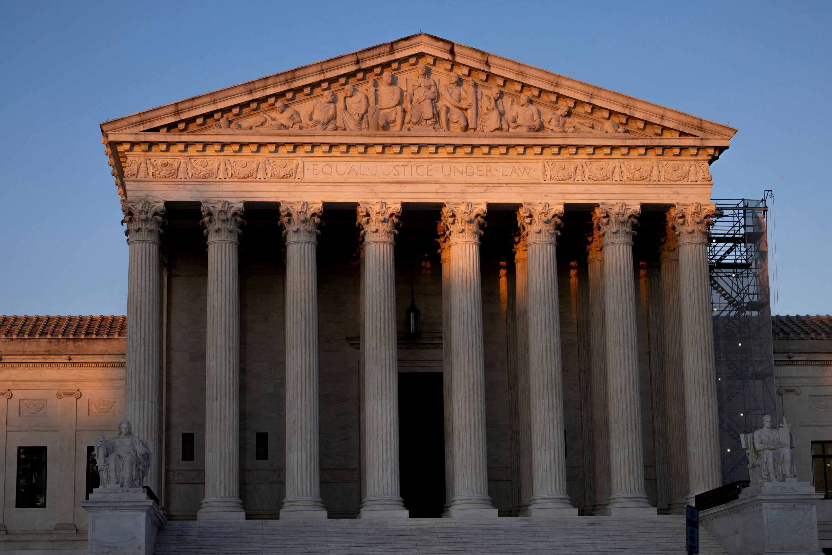 Suprema Corte dos EUA adia decisão sobre tarifas de Trump