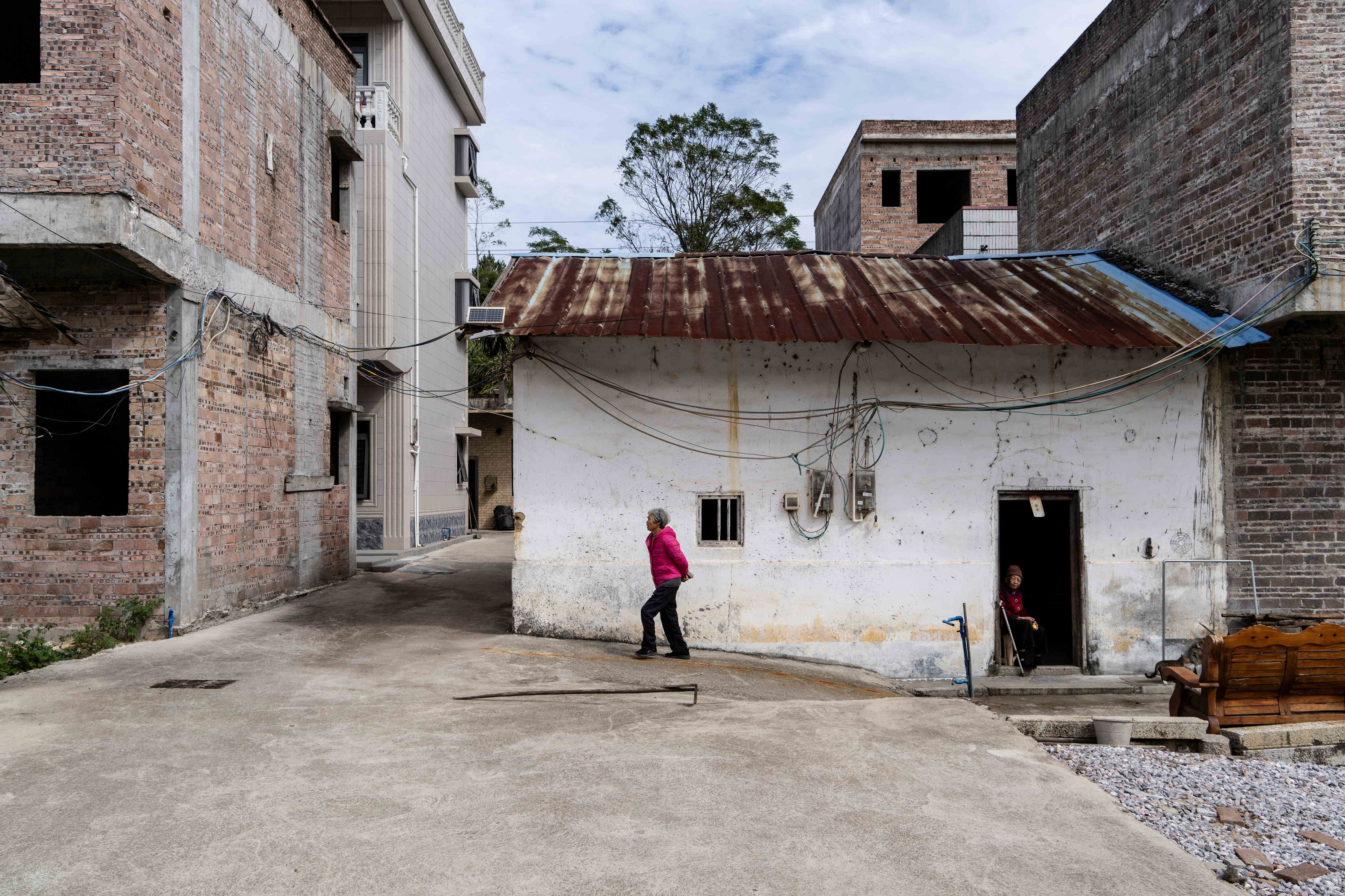 China intensifica crítica à pobreza nos EUA com metáfora da "linha fatal"