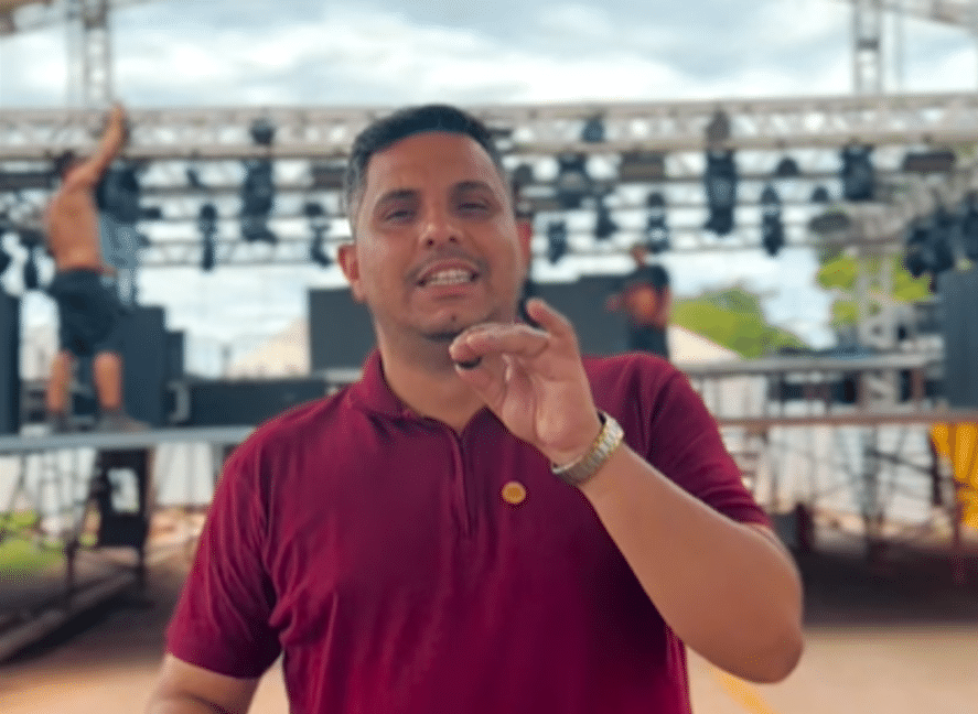 Prefeito acusa mãe de aplicar golpes financeiros usando seu nome e cargo