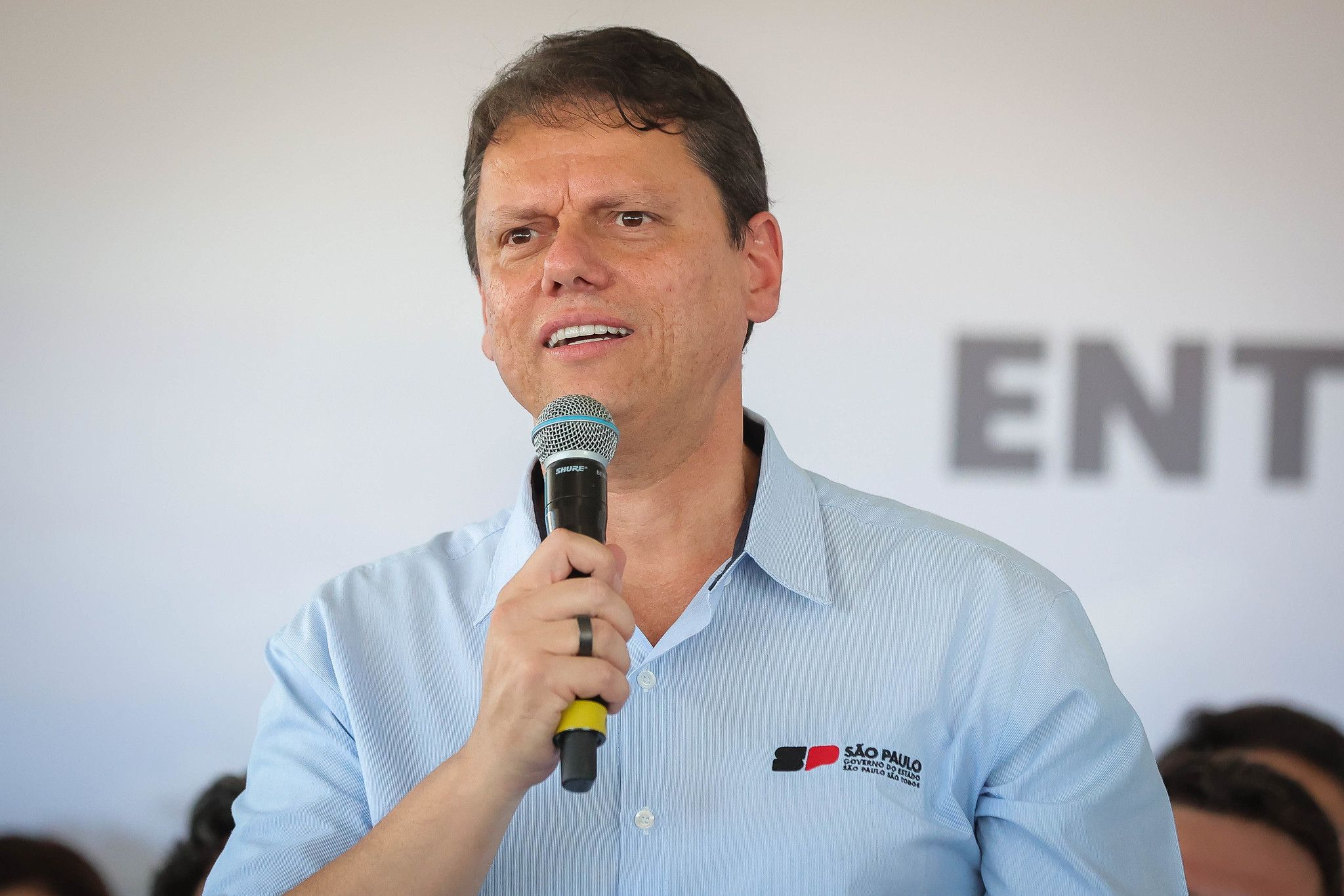 Tarcísio de Freitas visita Bolsonaro após cancelar encontro anterior