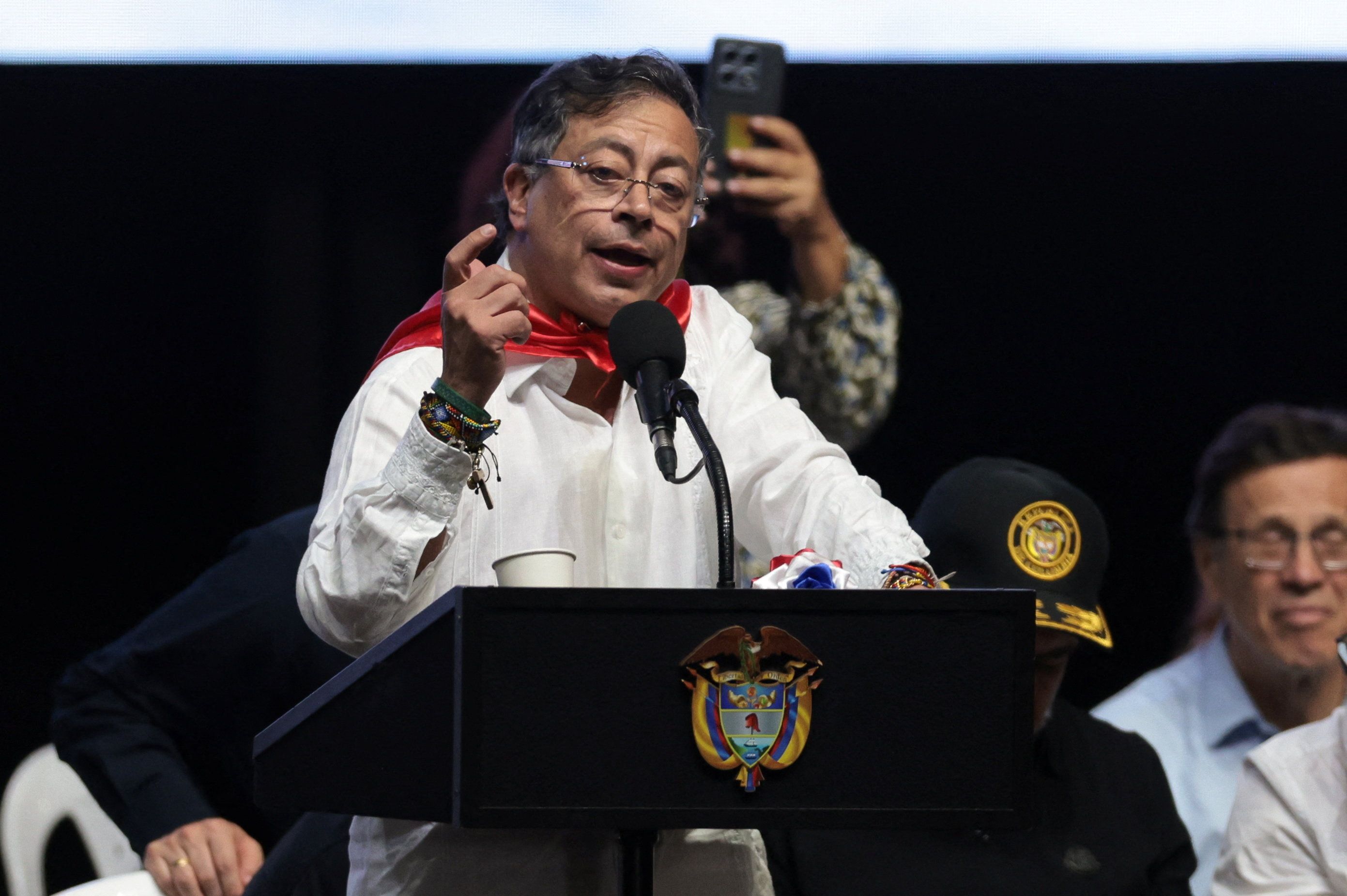 Petro pede extradição de Maduro aos EUA antes de encontro com Trump
