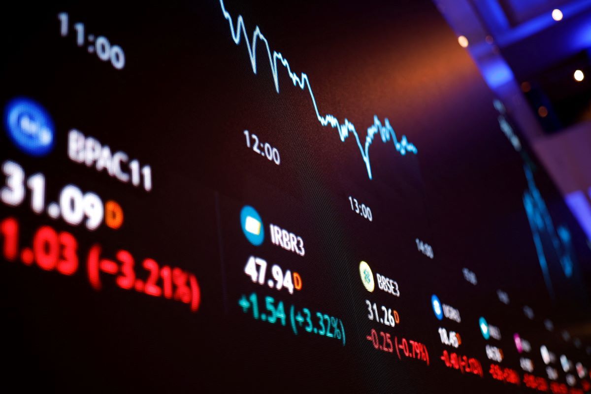 Ibovespa renova recorde e BC sinaliza corte de juros em março