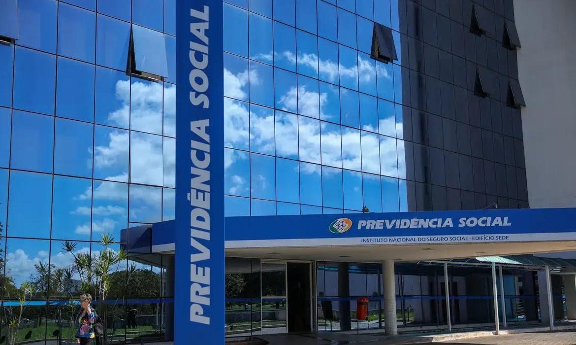 CPMI convoca Daniel Vorcaro e Luiz Félix Cardamone Neto para depor sobre fraudes no INSS
