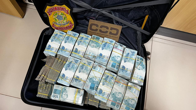 PF apreende R$ 1,7 milhão em espécie na BR-050, em Goiás