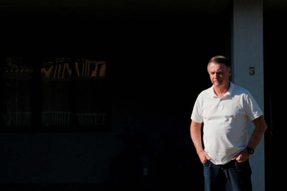 Rotina de Bolsonaro na Papuda: exercícios, futebol e visitas