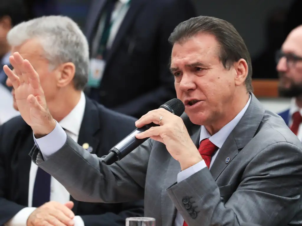 Marinho: Fim da escala 6x1 é prioridade e pode ser aprovado em ano eleitoral