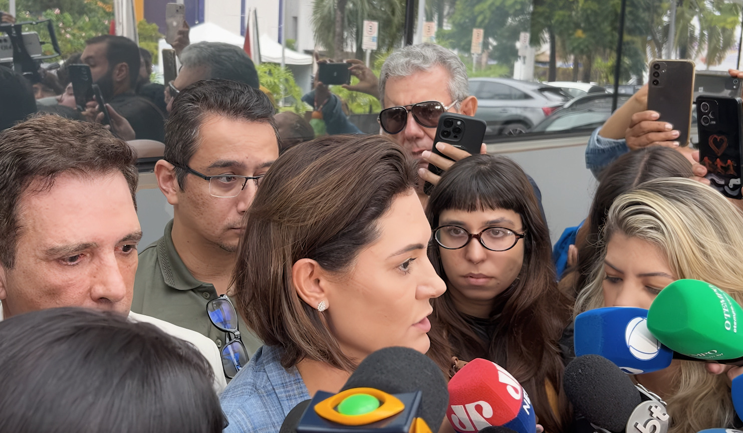 Michelle Bolsonaro agradece PF e visita Bolsonaro após transferência