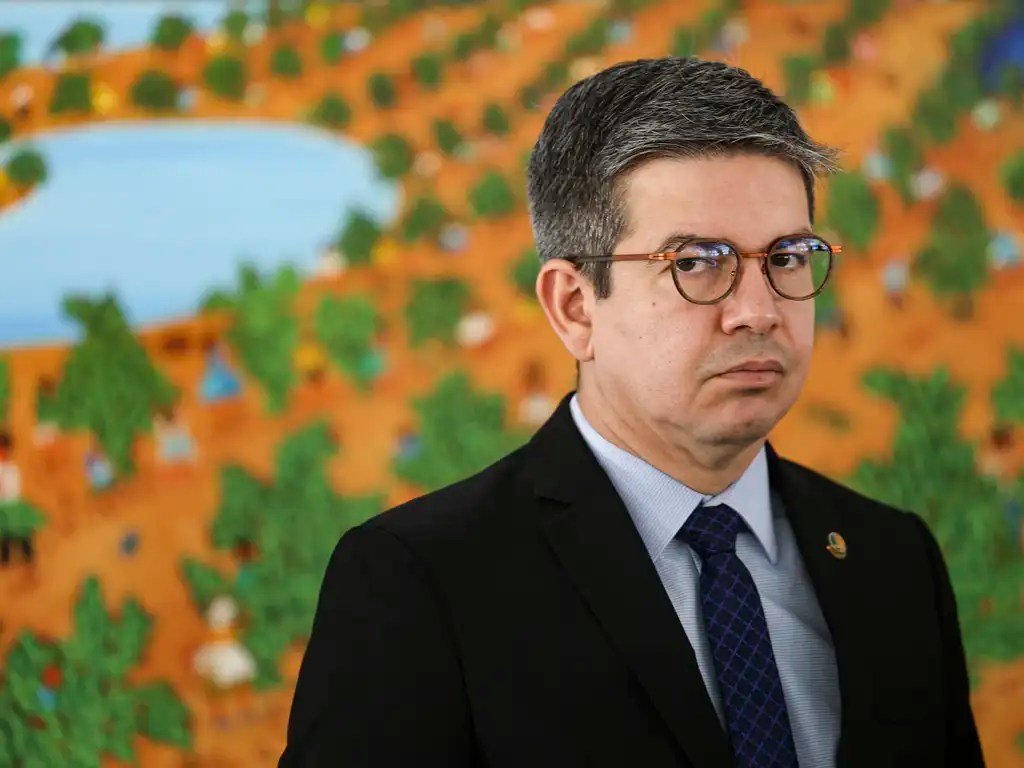 Randolfe avalia viabilidade de CPI do Banco Master e comenta veto a projeto