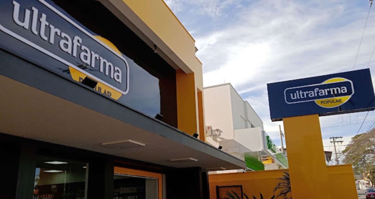 Ultrafarma fecha lojas físicas e aposta em mega loja e vendas online