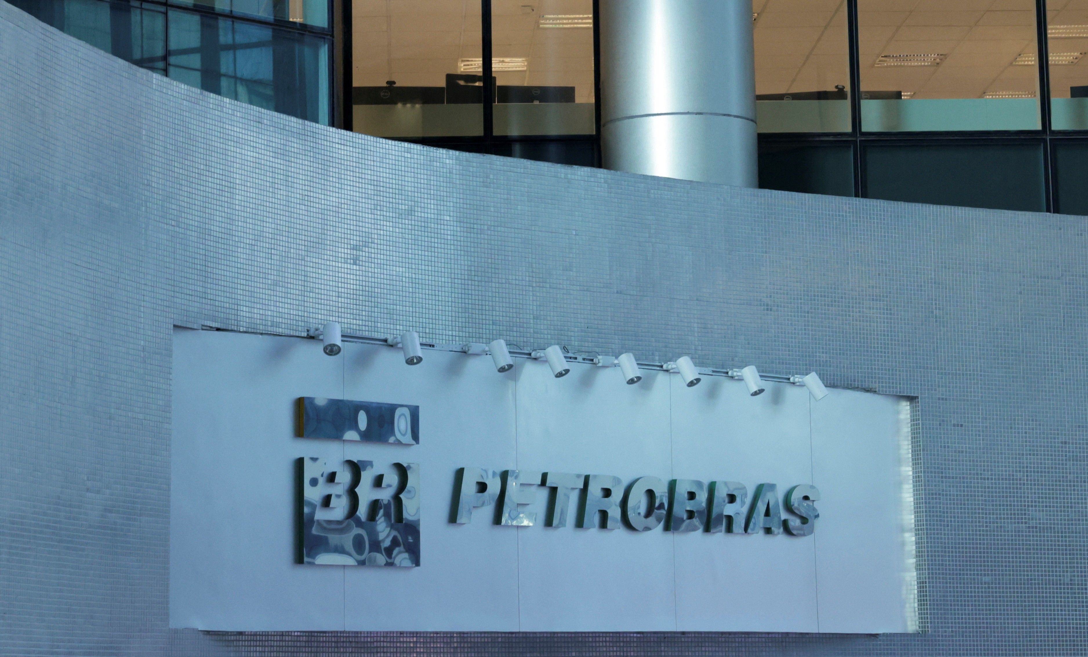 Petrobras: Compra de bloco de petróleo na Namíbia é barrada pelo governo