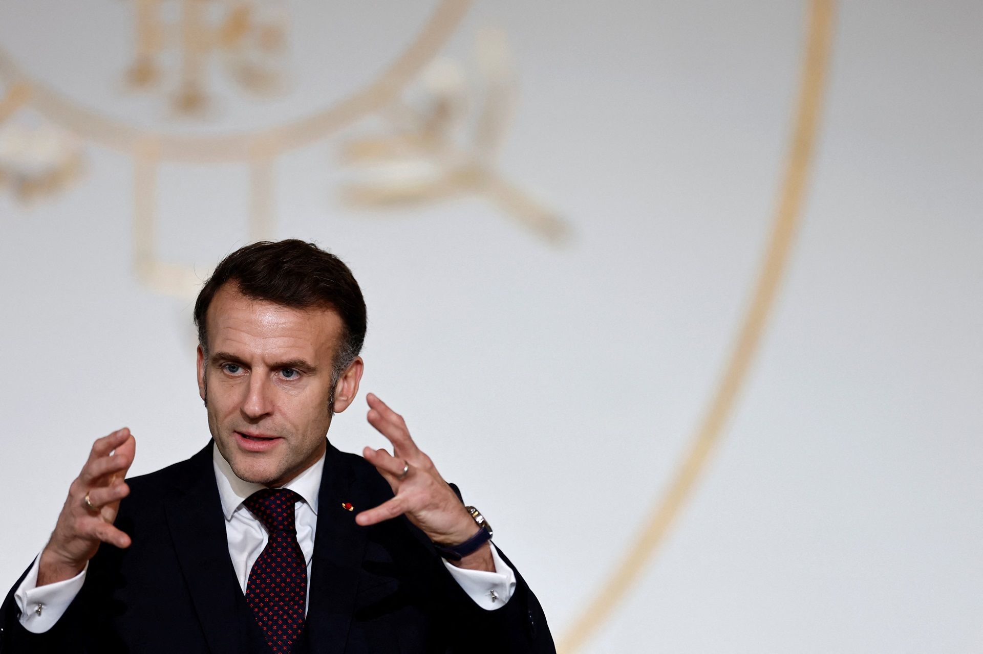 Macron: UE precisa se preparar para hostilidade dos EUA e fortalecer poder global