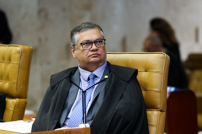 Dino proíbe edição de lei sobre penduricalhos pagos antes de 5 de fevereiro