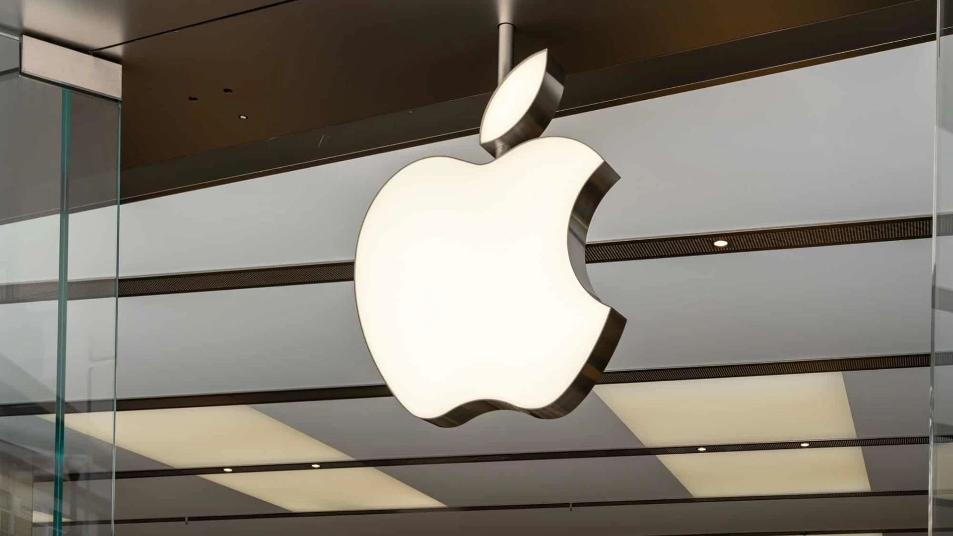 Apple é processada por falha em impedir material de abuso infantil no iCloud e iOS