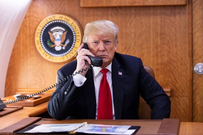 Trump diz que vai liberar arquivos sobre OVNIs e extraterrestres