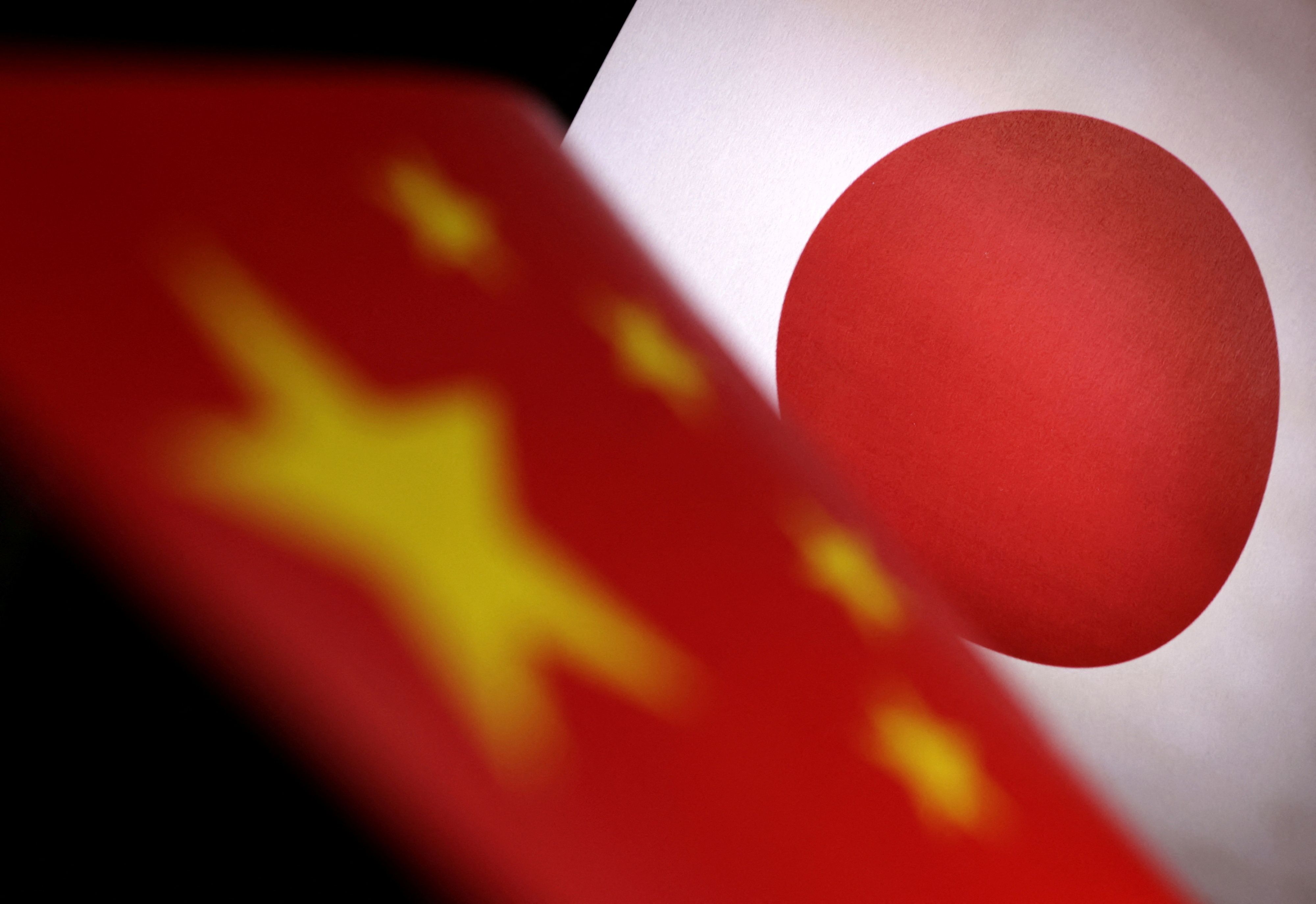 China proíbe exportações para empresas japonesas que fabricam itens militares