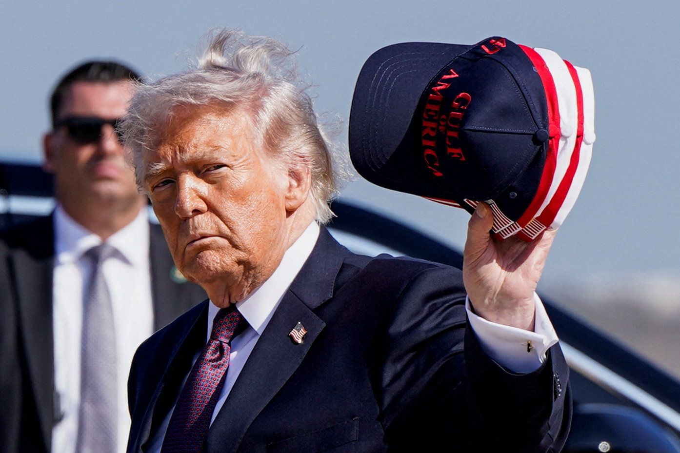 Trump determina fim do uso de tecnologia da Anthropic pelo governo dos EUA