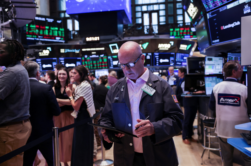 Futuros de NY sobem com recuperação em ações de tecnologia e ata do Fed