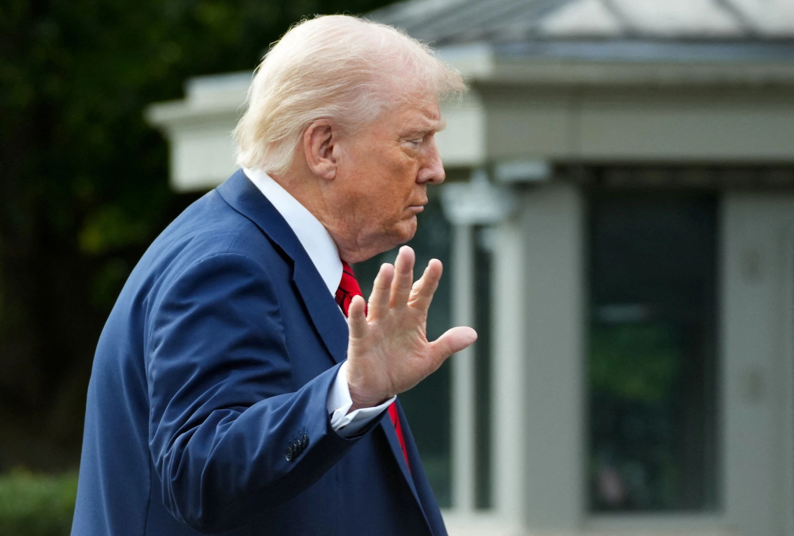 Trump pede mudanças no sistema eleitoral dos EUA após alegações de fraude