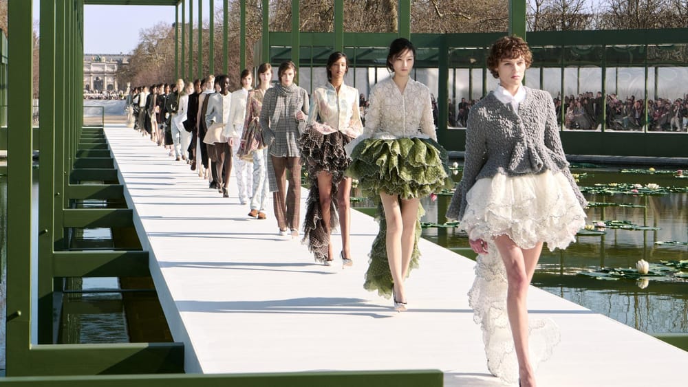 O que as semanas de moda estão revelando sobre o futuro das marcas