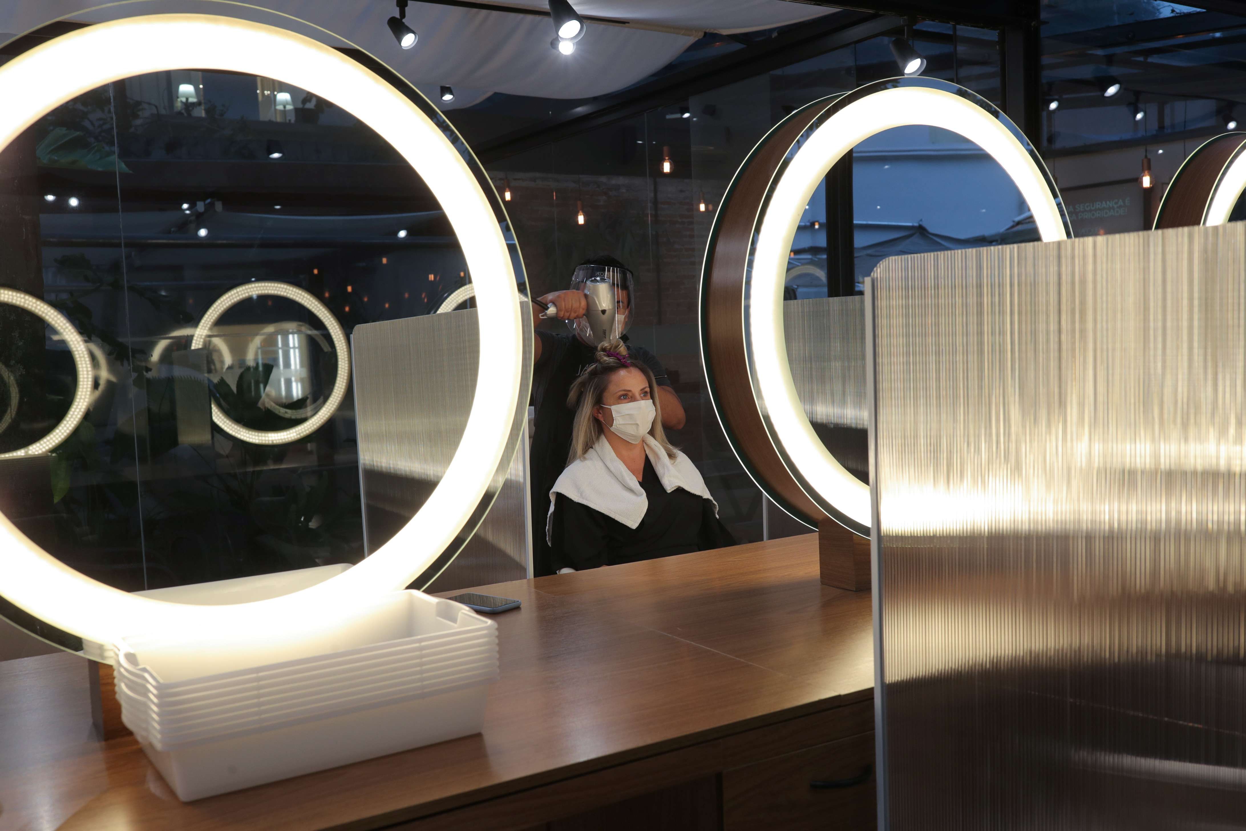 Setor de serviços dos EUA atinge maior nível em três anos e meio