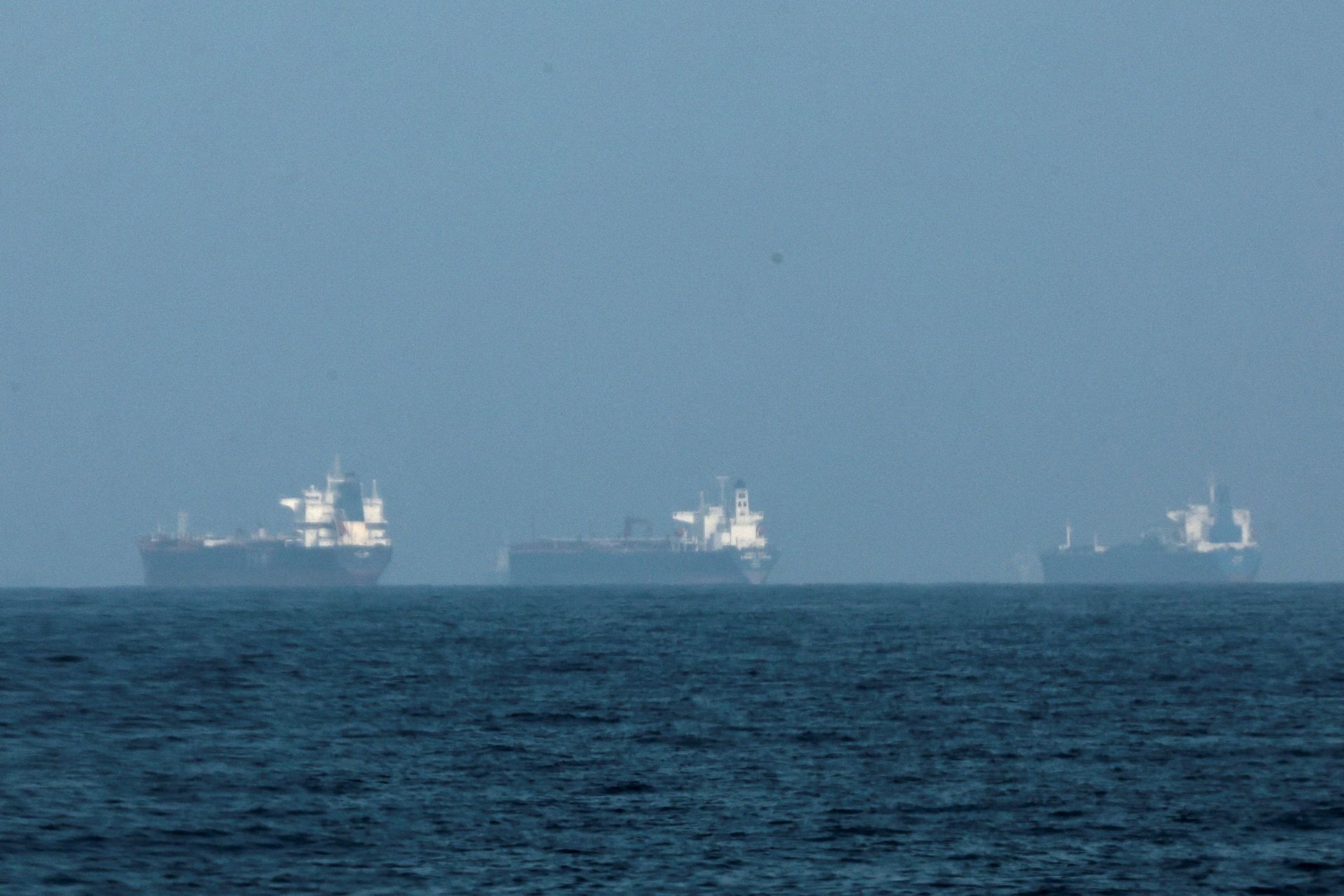 Ataque dos EUA a navio iraniano intensifica crise no Estreito de Ormuz