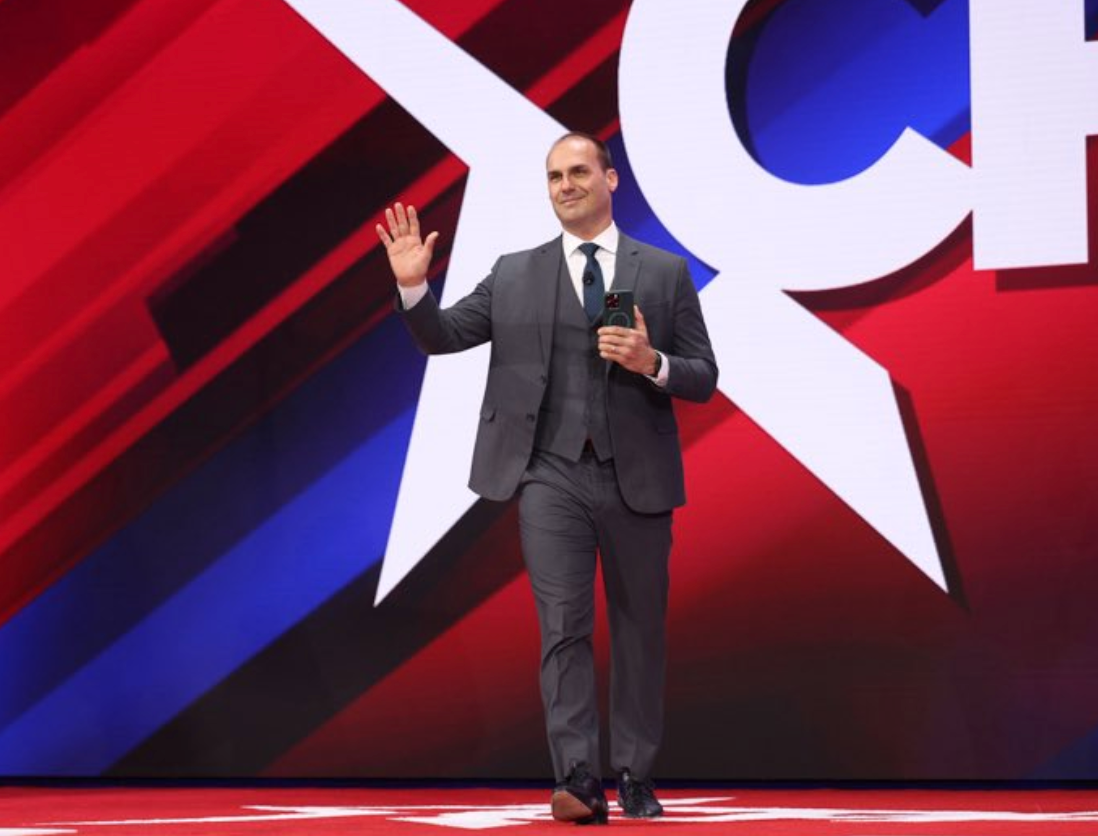 Moraes cobra explicações sobre vídeo de Eduardo Bolsonaro em evento nos EUA