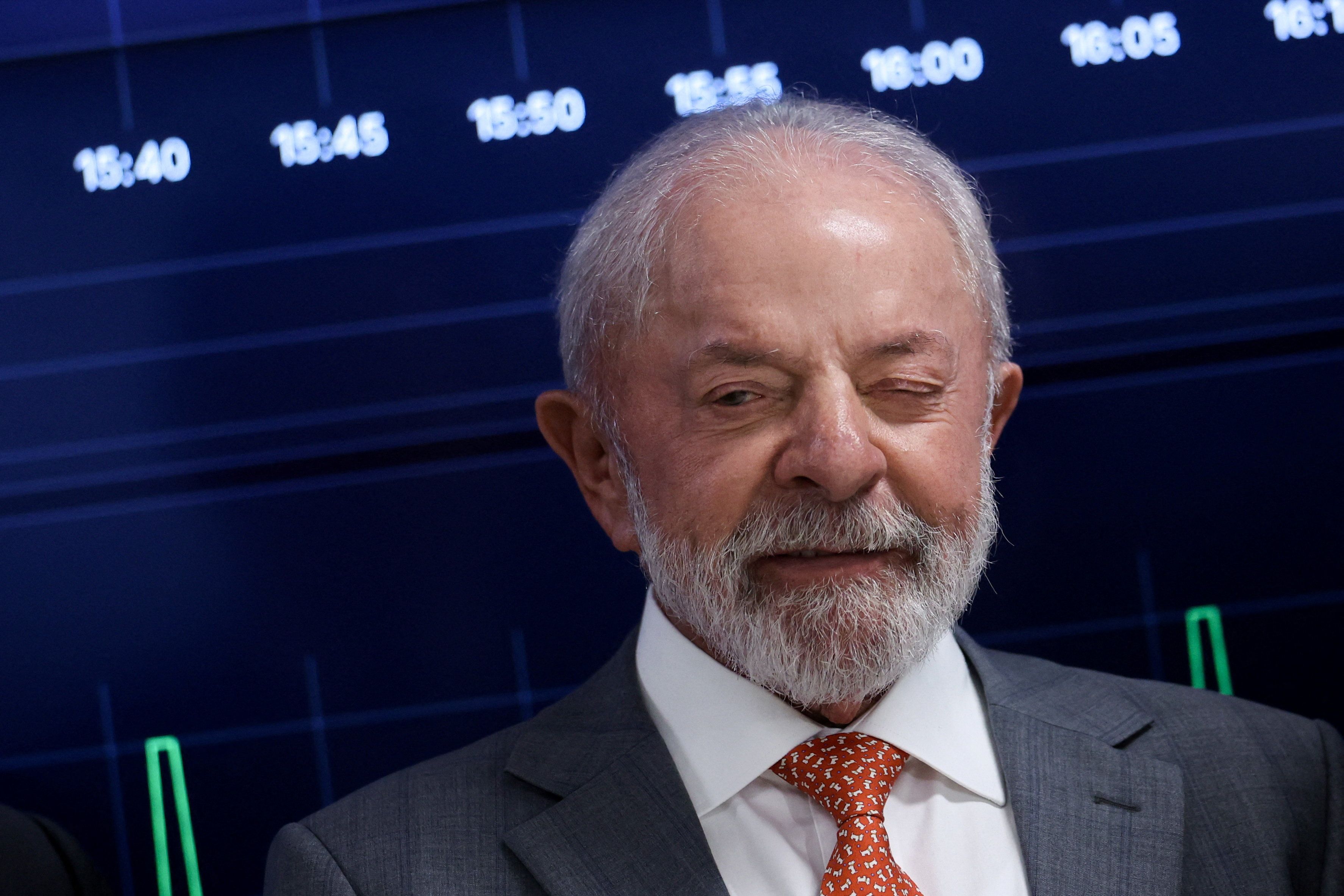 Lula realiza check-up anual e exames estão normais, informa boletim médico