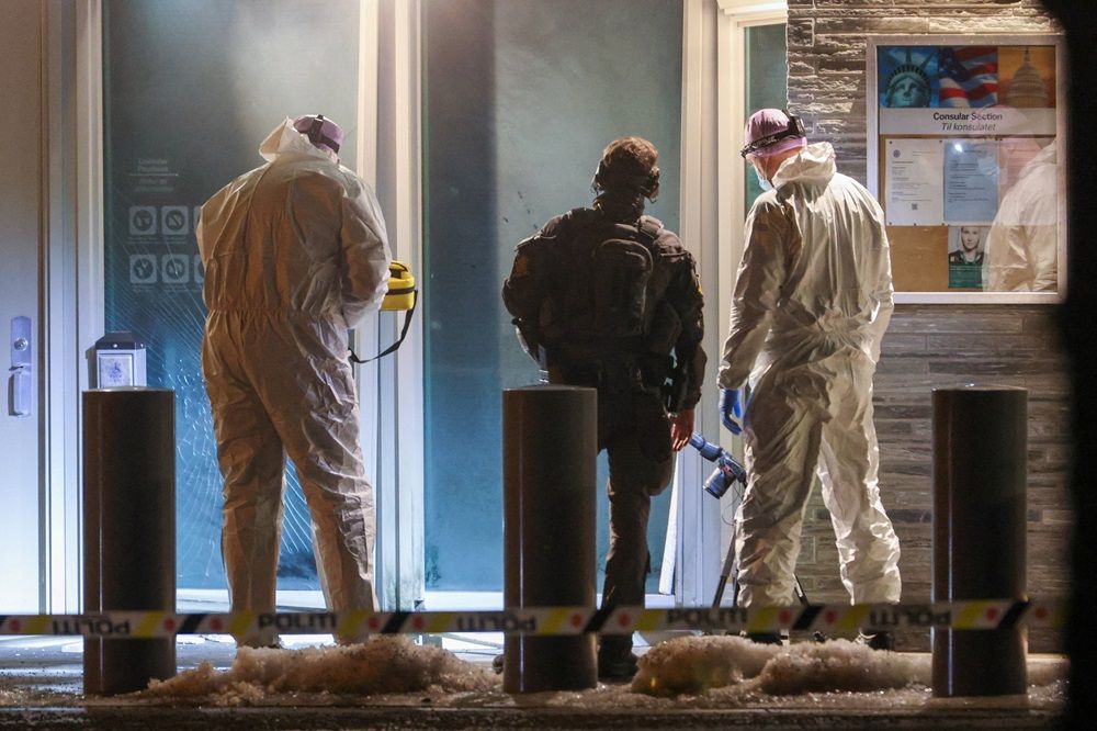 Explosão atinge embaixada dos EUA em Oslo; polícia investiga