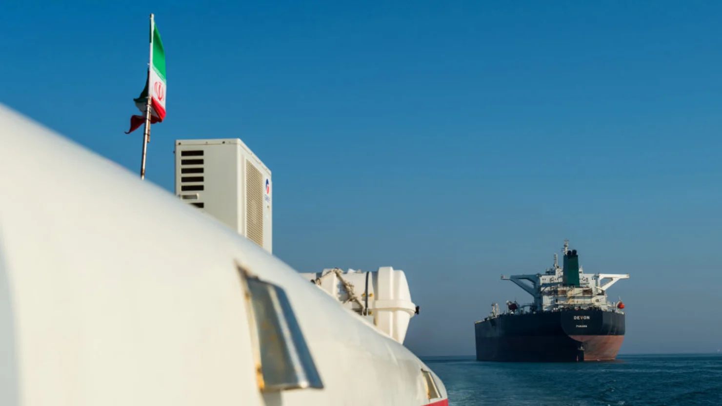 Ilha Kharg, no Irã, concentra 90% das exportações de petróleo e é foco em conflito