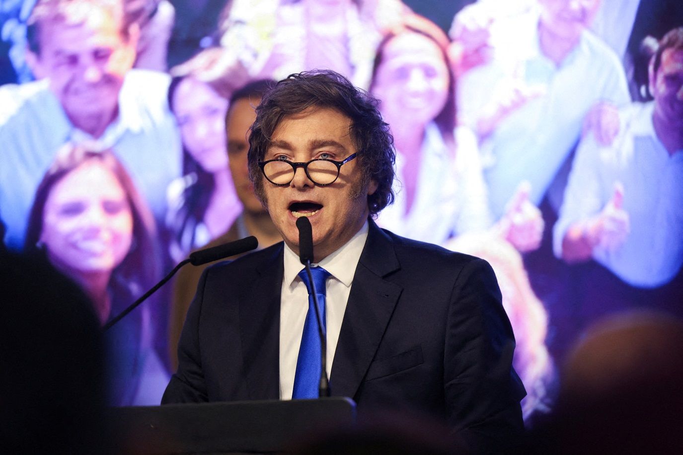 Milei anuncia reformas tributária e eleitoral na Argentina
