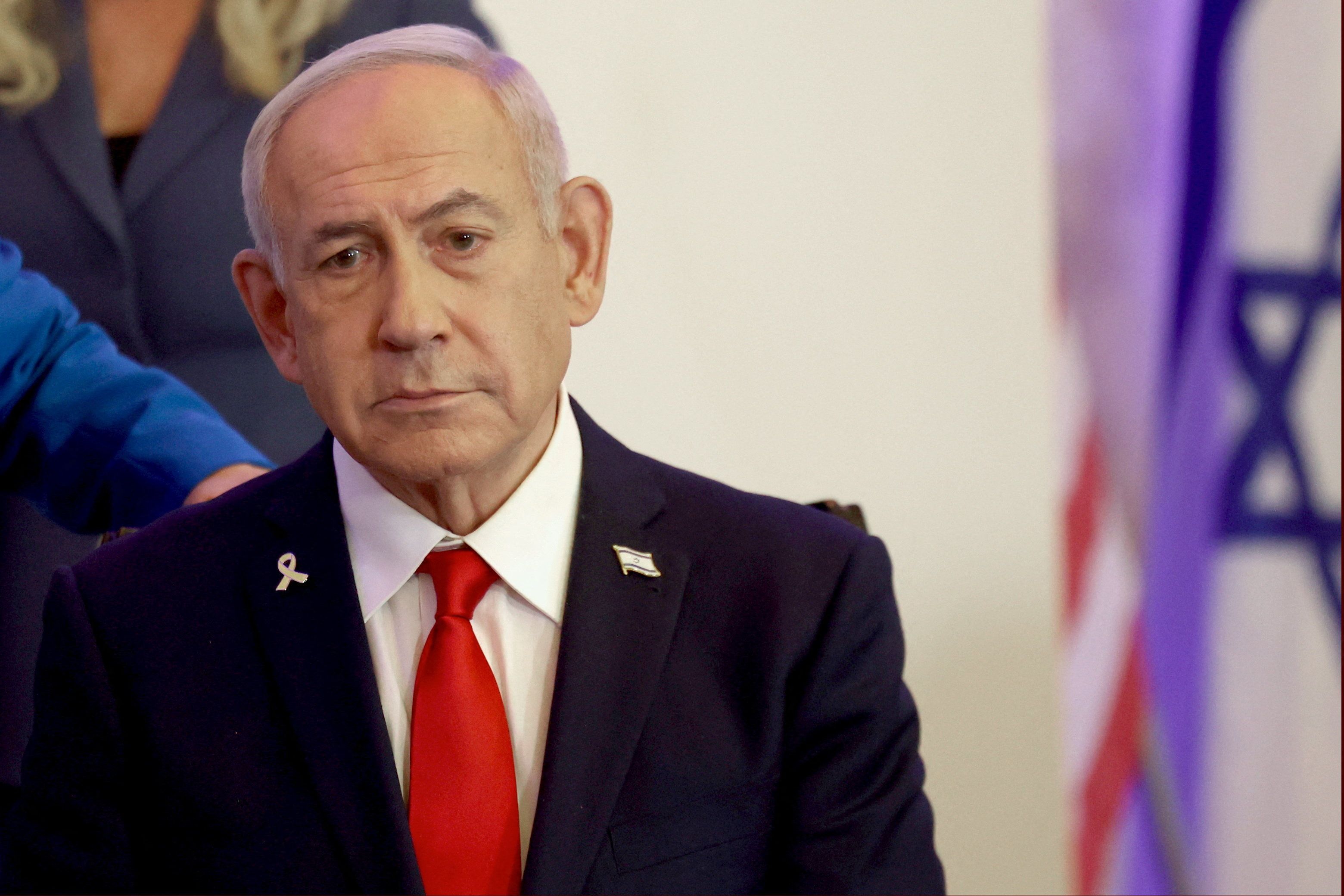 Irã anuncia ataques contra Israel e diz ter atingido gabinete de Netanyahu