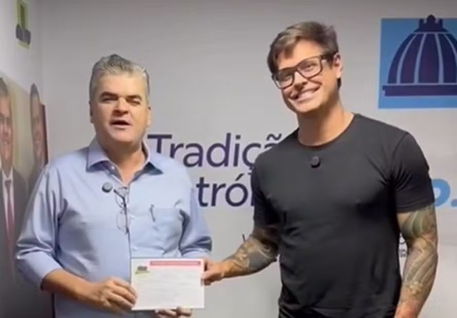 Presidente do MDB-RJ comenta saída de Dado Dolabella e fala sobre mulheres