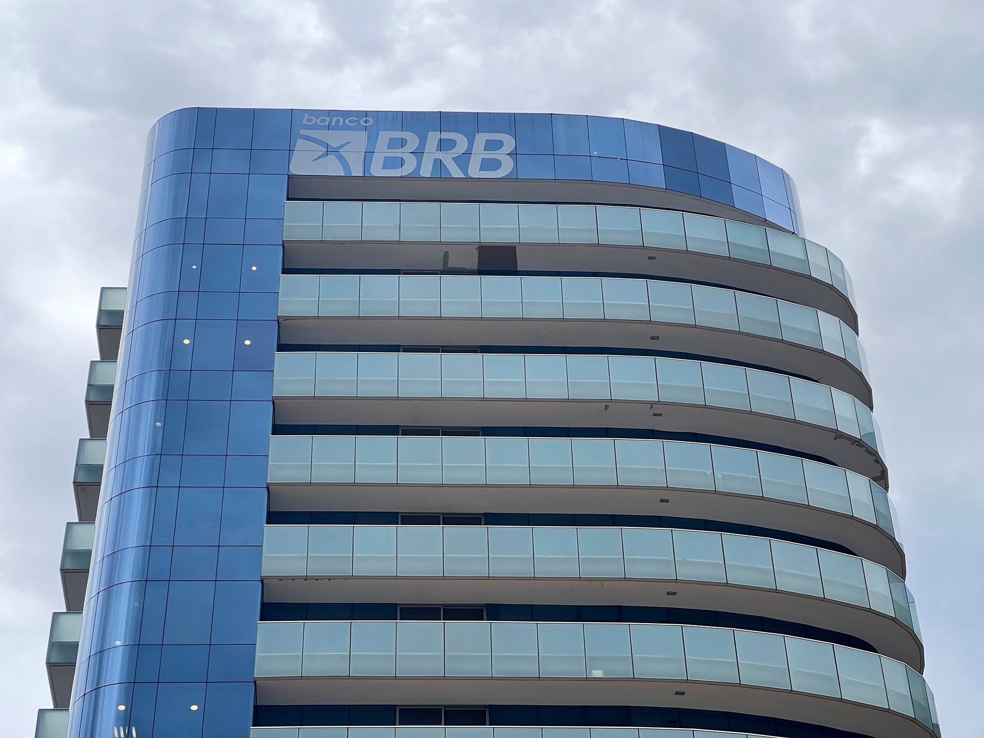 Ibaneis deve sancionar projeto para socorrer BRB após prejuízo com Banco Master