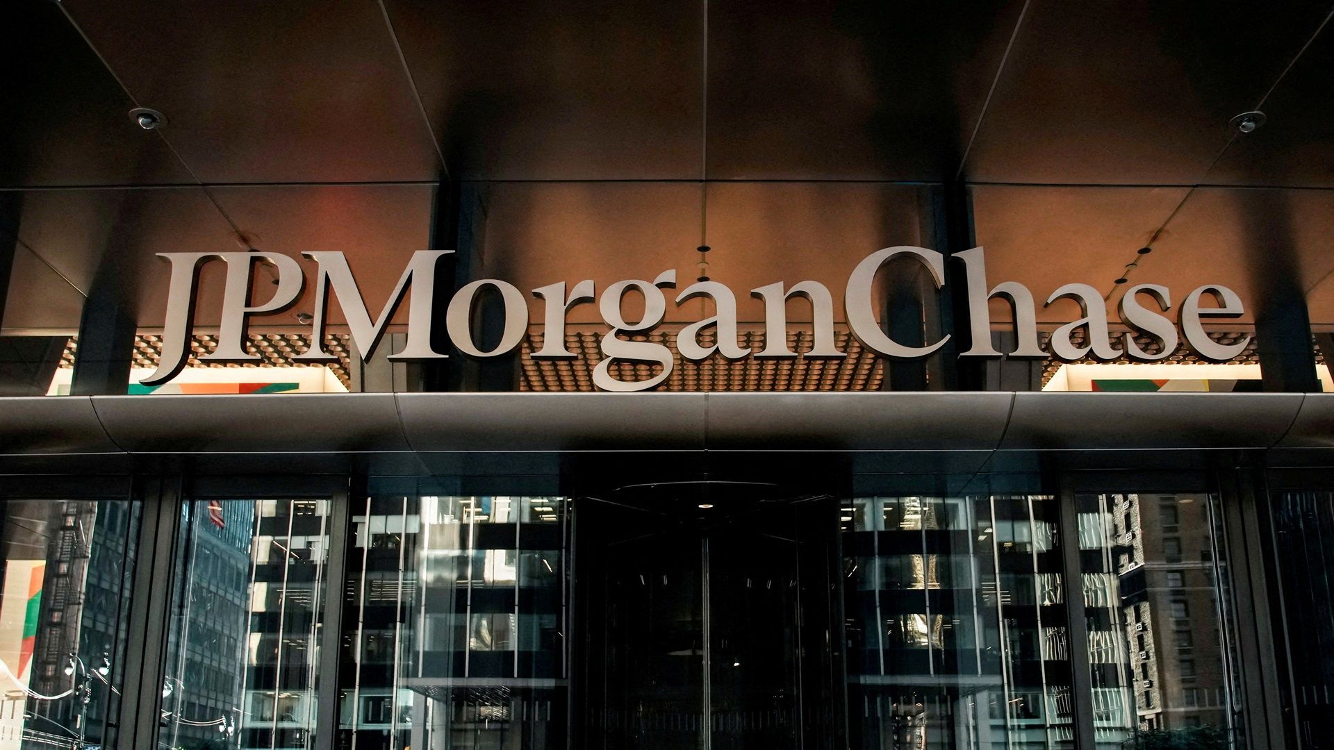 JPMorgan reduz valor de carteiras de crédito privado nos EUA