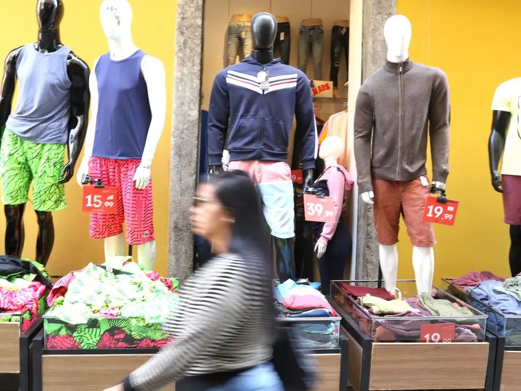 Vendas no varejo brasileiro têm alta de 0,4% em janeiro, informa IBGE