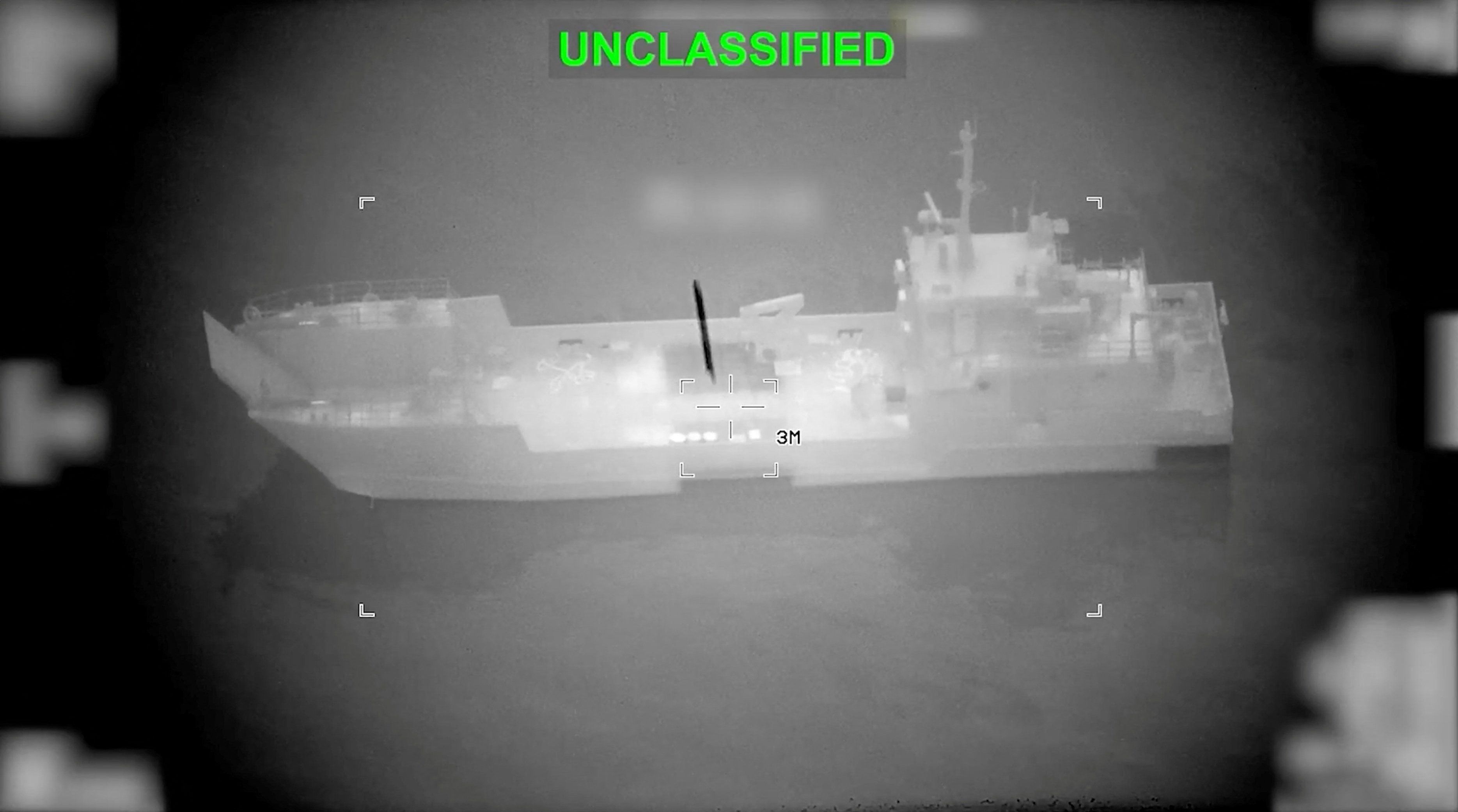 EUA destroem 16 barcos iranianos no Estreito de Ormuz após suspeita de minas