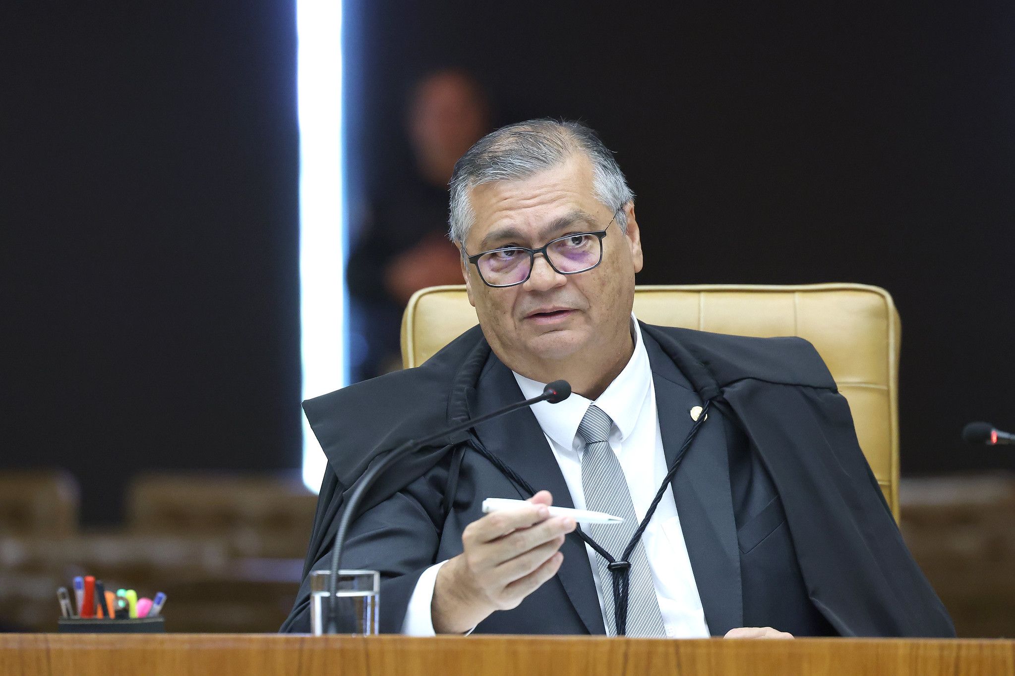 STF analisa decisão de Dino sobre quebra de sigilo de Lulinha
