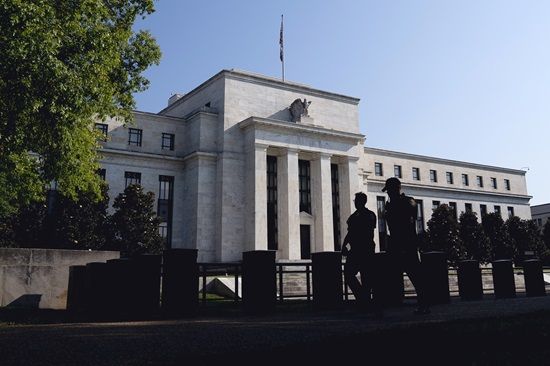 Warsh no Fed: chances de afrouxamento da política monetária diminuem