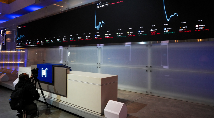 Cosan, BRB, Embraer, Direcional, PetroRecôncavo: resultados e ações