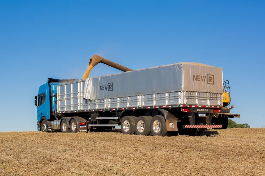 CNTTL adia posição sobre greve de caminhoneiros após reunião com categoria
