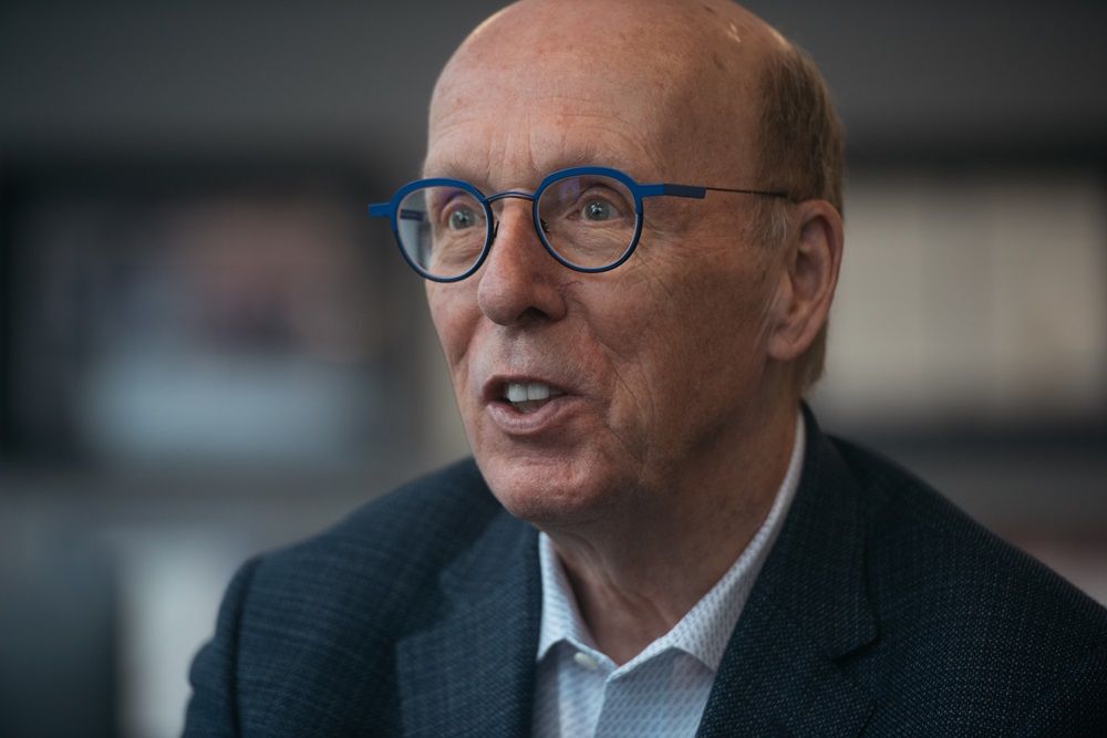 Bilionário canadense Stephen Smith compra fatia na The Economist